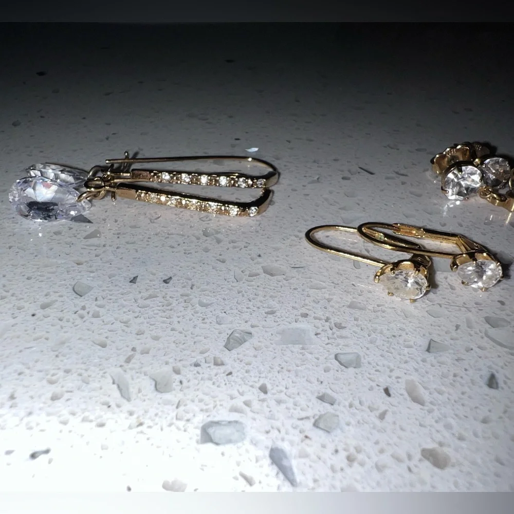 Vintage Gold Tone Women's Earrings Bundle - 4 pairs - Picture 2 of 3